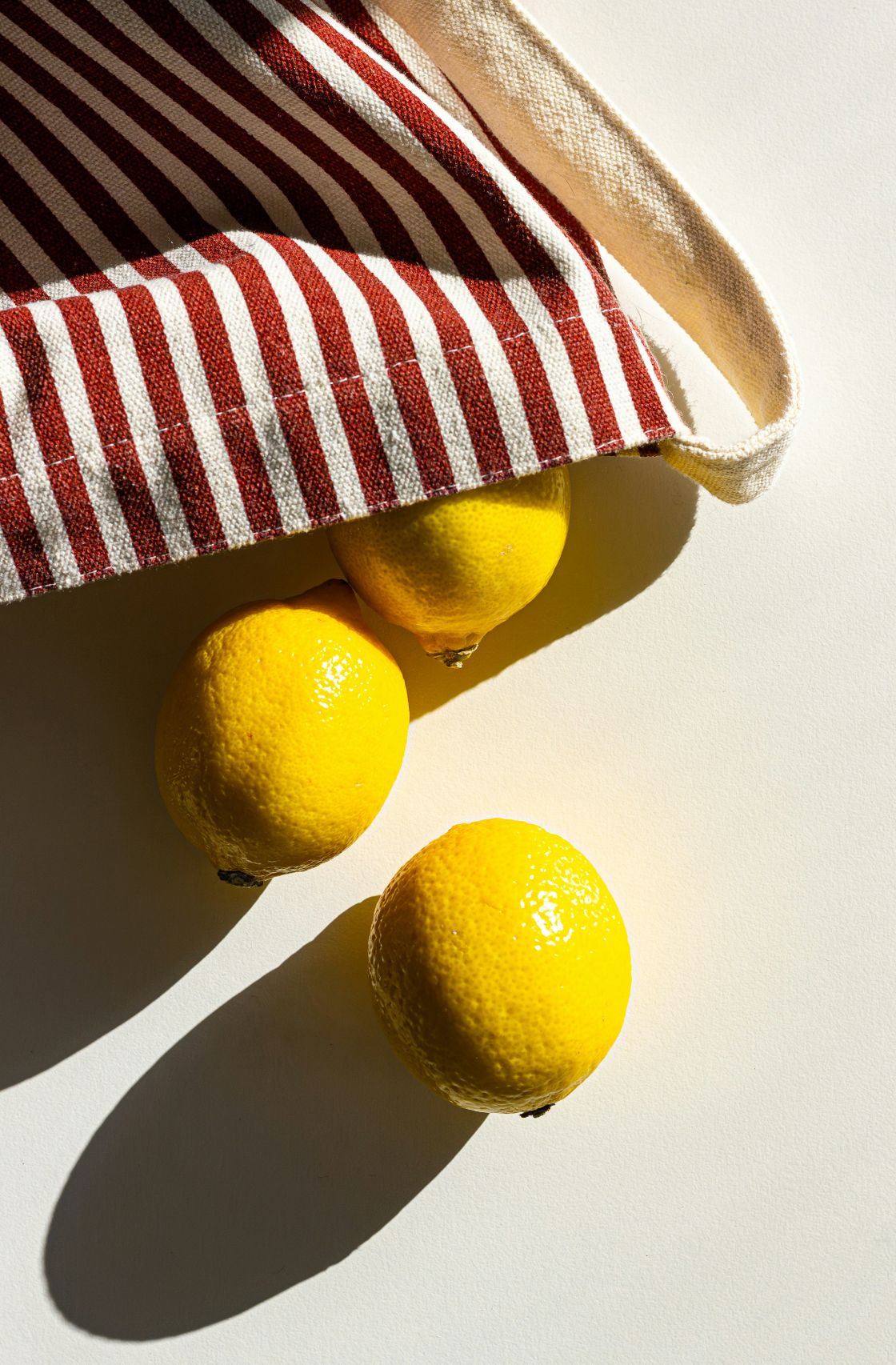 Cozy California Citron 10 oz scented candle