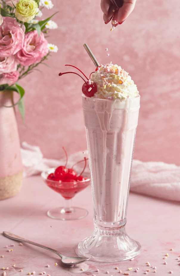 Cozy Strawberry Shake 10 oz scented candle