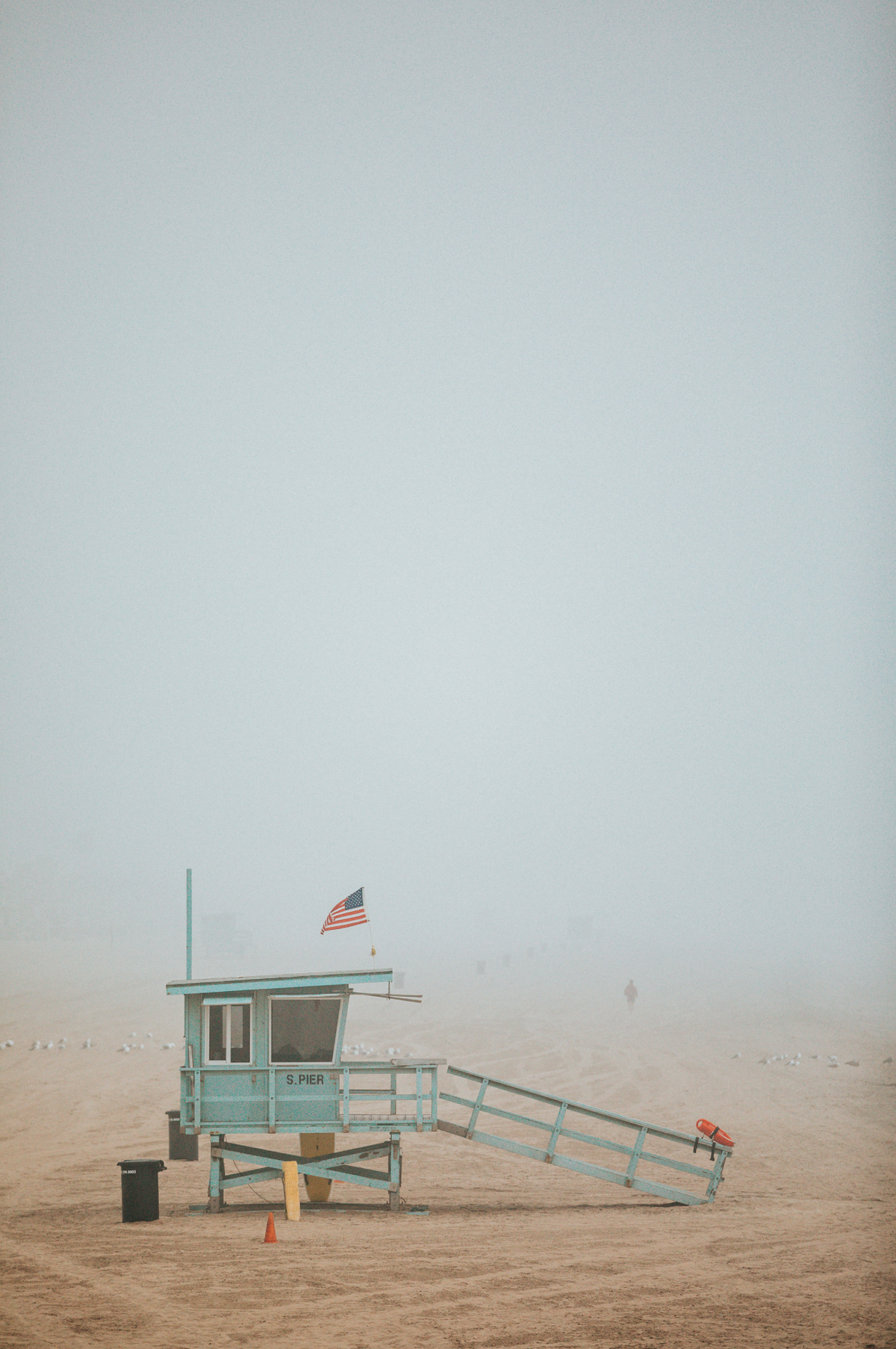 Cozy Sand + Paws California Beach House 12 oz scented candle